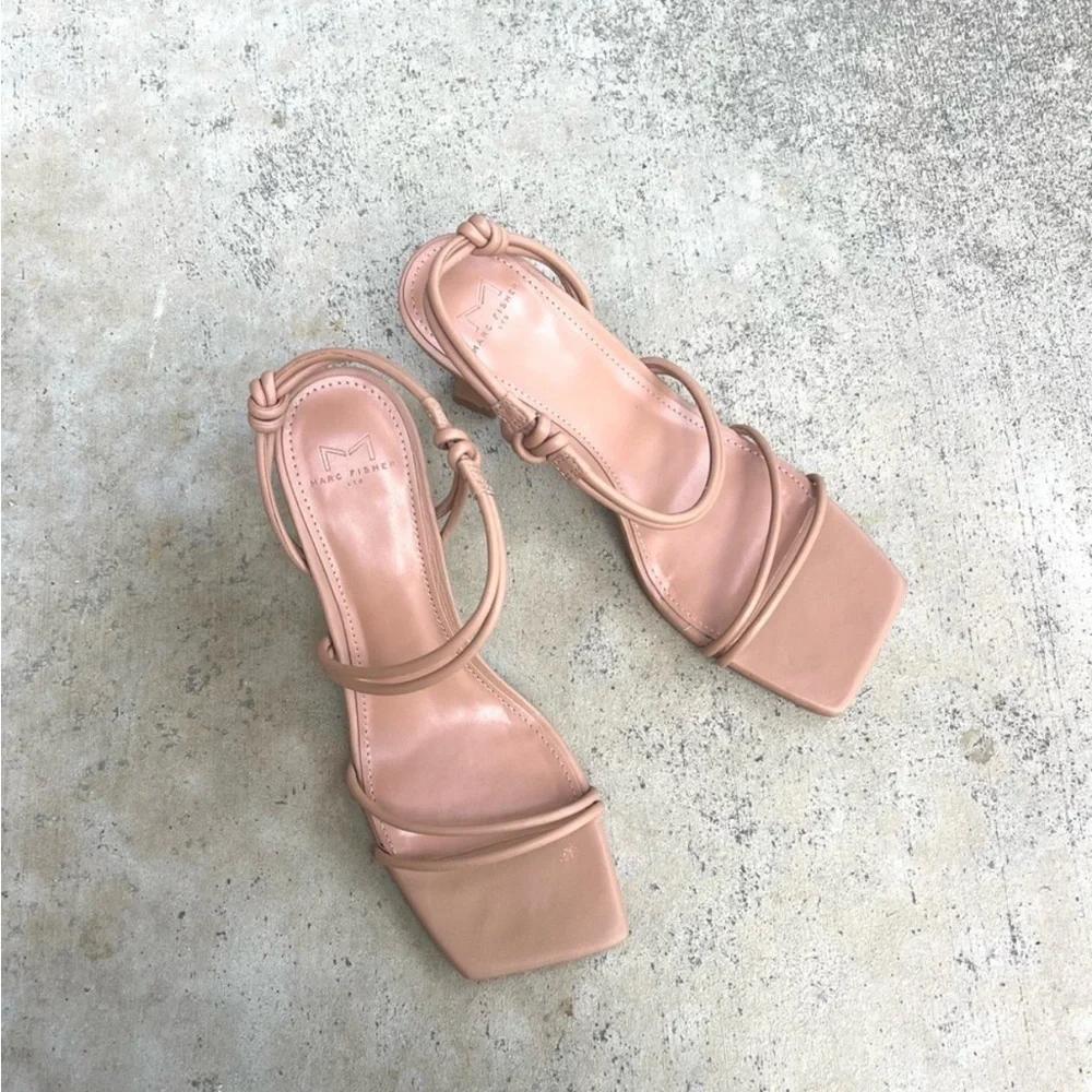 Marc Fisher Women's Davia Heeled Sandal Size 8.5 Tan cream